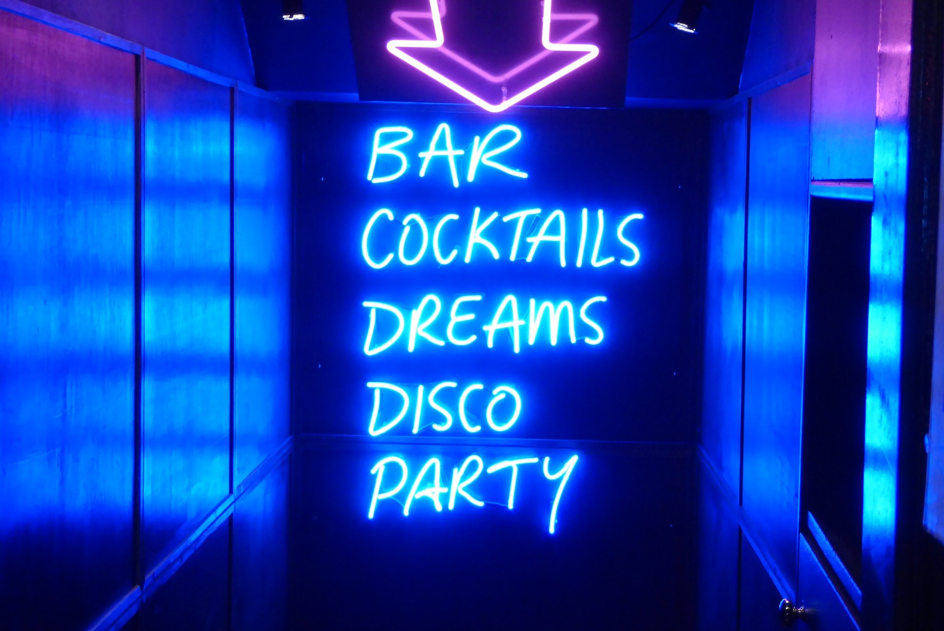 Enjoy the Animated Aruba Nightlife